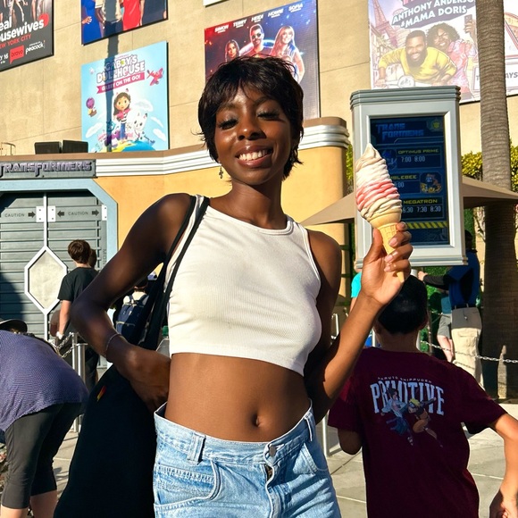 Meet your Posher, Avazia - Picture 1 of 1